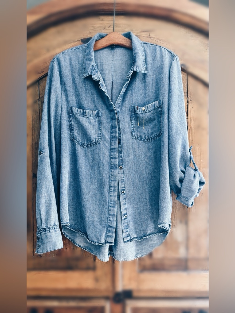 Vintage Wash Denim Button-Down Shirt & Two Vintage Red Arrow & Shell stick pins - Picture 9 of 10